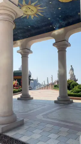 Ba Na Hills in Vietnam was literraly one of the most magical places (tip: go super early to walk around while its empty) #vietnam #banahills #danang #travel #themepark 