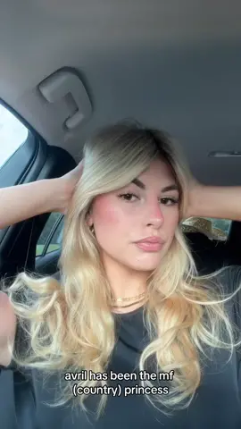 if avril says werr listening to country we’re lidtnejng yo country!!$ all necklaces @EVRY JEWELS code HANNAHG #crumblecookiereview #summerootd #casualootd #howtogetprpackages #amazonfinds #lawyeroftiktok #avrillavigine #avrillavigneedit #countrymusic #countrysongs 