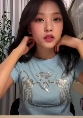 KANG HAERIN😺 phoning liveee #haerin #newjeans #kanghaerin #haerinnewjeans #kpopfyp #foru #viraltiktok 