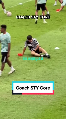 POV Coach STY mode serius dan bercanda. 😅 #sepakbola #timnasindonesia #shintaeyong #coachsty #timnasgaruda #timnasindonesia🇮🇩 #timnasday 