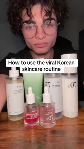 This Korean skincare routine makes your skin glow#tiktokshop #ttshop #shop #skincare #clearskin #korean #koreanskincareproducts #skincareroutine 
