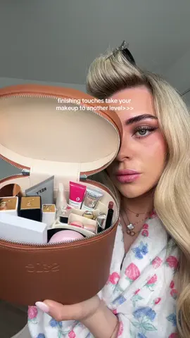 🎀finishing touches>>>🎀 ad  products i used: @Lancôme serum concealer to clean up the eye makeup & liner  @milkmakeup pore eclipse loose powder to blur & set  @YSL Beauty crushliner in brown in the water line to make green eyes pop🪄 @urban decay moondust shadow in shade space cowboy in the innder corners for some sparkle ✨ @Freck Beauty lip liner in shade 04 to overline  @pradabeauty monochrome lipstick in B02 + @Armani beauty prisma glass lip gloss in shade 07 for the lip combo 🫦  #makeup #finishingtouches #makeupinspo #makeuphacks #makeuptransformation #BeautyTok #beautyhacks #makeupartist 