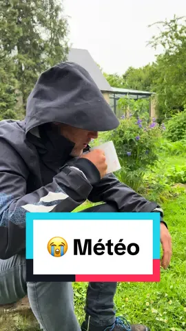 Et vous ? Pas trop dure cette météo ? C’est difficile pour le jardin et pour le potagiste… courage ! 🧑🏻‍🌾😭#pluie #meteo #jardin #potager #triste #permaculture #normandie