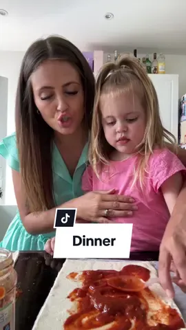 Make dinner and dish up with me #dishupdinner #fypage #food #homecook #pizza #salad #motherhood #mumtok #plateup #dishup 