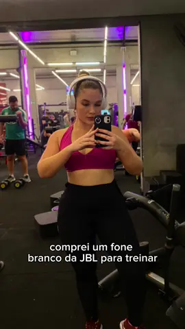 Migas comprei esse fone, estéticamente ele fica lindooo to amando, porem tem alguns pontos negativos haha me contem se alguem tem um desse e o que achou 💖🫶🏻 #dicas #academia #fonedeouvido #comprinhas 