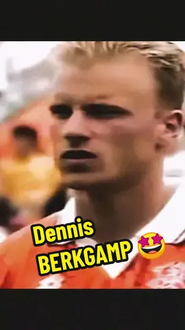 Let's continue with this virtuoso of ball control 🏟️⚽🥅 Ladies and gentlemen, I present you Dennis BERKGAMP #bergkamp #dennisbergkamp #football #footballskills #foryou #explore #skills 