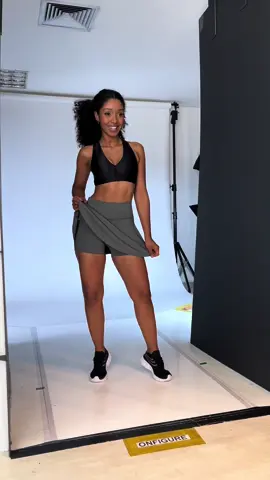 Basckstage de um dia fotografando no set para e-commerce do mercado livre 📸❤️ #model #set #modelo #estilo #modafitness #ecommerce #modelando #beleza #fotografia 