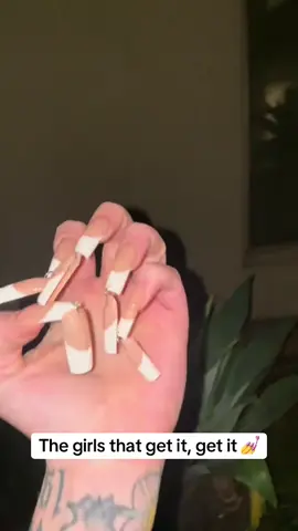 You know it’s real when the claws have CLAWS 💅😅 🎵: @FLO - Caught Up🎶 #nailtech #nailset #newnails #purr #acrylicnails (@Lanee)