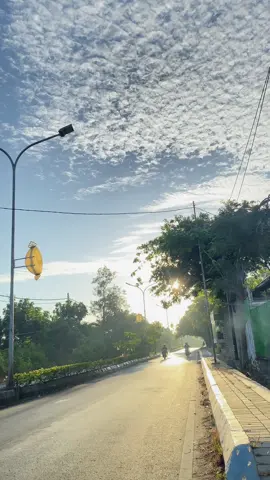 Morningview#CapCut #kupangtiktok #fyppppppppppppppppppppppp #fyp ##sunrise #awan #langitbiru 