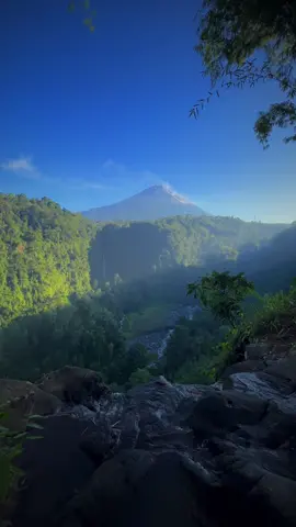 SEMERU PAGI INI 🍃 . . . . #fyp #panoramakapasbiru #kapasbiru #kapasbiruwaterfall #amazing #lumajang #viral #pesonaindonesia #nature #visitpronojiwo #xybca #amazingmalang #explore #exploremalang 