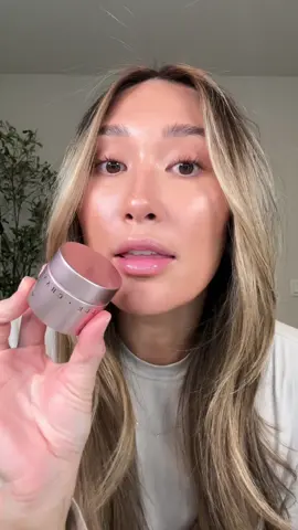 @chantecaille rose face tint 💓  #makeupreview #chantecaille #glowyskin 