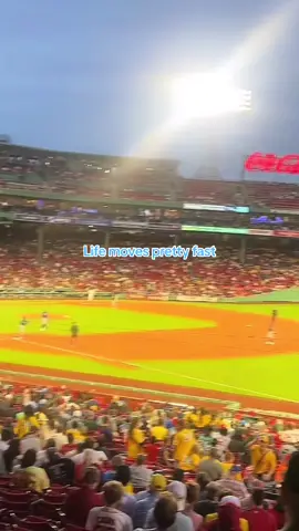 And use seatgeek of course😍😘 (code: ultimatelionsfan for 20 dollars off your first purchase🫶🏽) #football #footballgames #hockeygames #basketballgames #sportsfan 