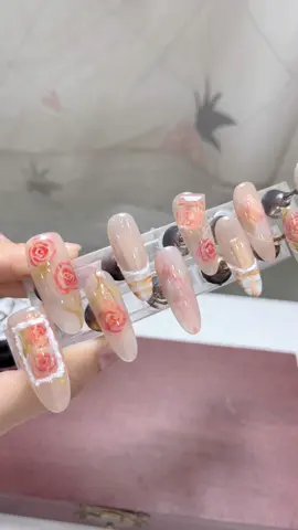 điện thoại báo hết pin đúng lúc vẽ hoa rồi ngắt luôn, mặc dù cắm sạc trước 🥲🥲 😥😥    #Lamneohong #xuhuong  #lamneocungmy #nailart #songelphukiennailmi #nails #nailboxthietke #nailbox #nail #nailmoimoingay #nailsartvideos #nails💅 #nails #naildesigns #fyp #xh #maunailxuhuong #maunail 