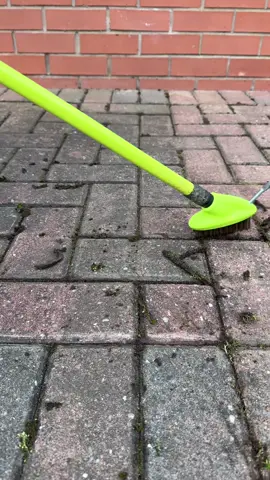 Block paving clean 🫧✨ #CleanTok #cleaning #scrubbing #scrubbingasmr #asmr #brush #viral #fyp #patio #patiocleaning #garden 