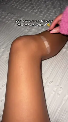 pov: you left your bandaid on whilst self tanning… OUTER EGO RESULTS look amazing though! 😍😅 #outeregotan #outeregobyhondroutwins #outerego #faketanresults 