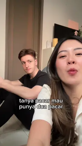 padahal kalo punya 2 pacar lebih seru ga sih???😭😭 #prankpacar #prankbule #pacarbule #funnycouple #funnyvideo #mixedcouple #meme #prank #cicimasbule 