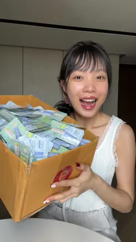 คอนซีนเลอร์ซ้อก้าดมาแล้ววว   ตัวช่วยเบลอใต้ตาโดยเฉพาะ เนื้อบางเบา เกลี่ยง่าย ไม่เป็นคราบ คงความชุ่มชื้นให้ใต้ตา ซึ่งมีให้เลือกทั้งแบบซองและแบบแท่ง! 🗳️แบบซอง 59.- (จากปกติ 79.-) 🪟แบบแท่ง 179.- (จากปกติ 199.-) 🩵เปิดขายวันที่ 2 มิถุนายน เวลา 10:00 น. #คอนซีลเลอร์ซ้อก้าด #lovepotion