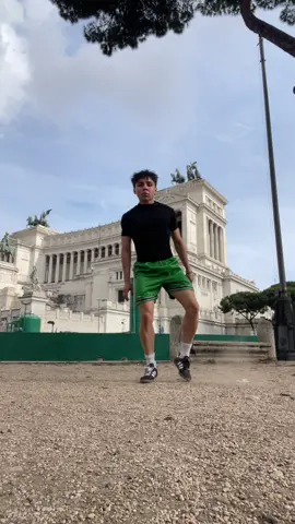 i’m in rome bitch (dc @Abrilly )