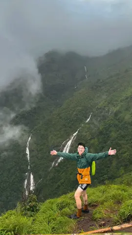 พล้อมลุยแล้วว ⛰️🌿😊🫶🏻  #เดินป่า  #เดินป่าหน้าฝน  #น้ําตกรูปหัวใจ  #ดอยมะม่วงสามหมื่น 