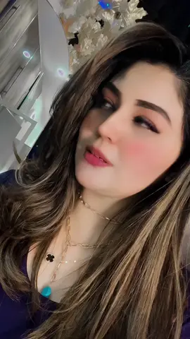 Tum meri baahon mein ho .. ##foryou #explore #crew07 #viral #trending #pakistani_tik_tok 