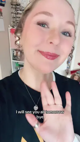 Grwm to train for a promotion! #grwm #morningroutine #skincare #iatse #performer #actor #workingactor #actorslife 