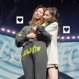 “touch me while your bros play gta” but instead it’s just tzuyu gently placing the blanket on sana 😞❤️ #twice #sana #tzuyu #satzu 