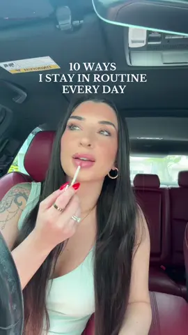 Routines are so crucial especially when setting goals for yourself! What do you guys do to make you stay in a routine every day? #relatable #routinetok #howtostaymotivated #howtostayfocused 