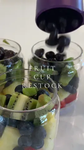 rainbow fruit cup restock 🌈🫐💛 #restock #asmr #restockasmr #snacks #fruit #snackideas #satisfying 