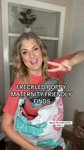 Okkkay. @Freckled Poppy for the WIN with these maternity finds.🙌🏼 #freckledpoppy #judyblue #judybluejeans #maternity #maternityfashion #momtobe #momstyle #motherhood #pregnant #pregnanttiktok #pregnantbelly #pregnancytok 