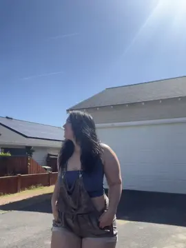 Outfit of the day #fyp #thickerthanasnicker #pearshaped #thickgirl #thickthigh #thicktoker #thickqueens #overallsoutfits #happiness #fitcheck #kalisworld 