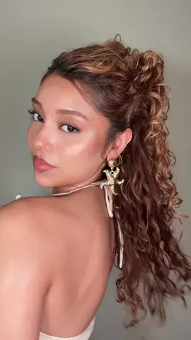 Miss Angelina Jolie’s olympia look ⚜️ #summerhairstyles #curlyhairstyle #wavyhairstyles #goddesshair #hairinspo #olympia 