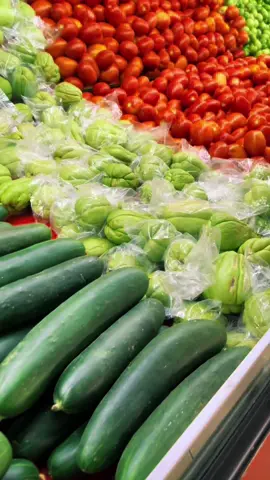 #frutas #fruit #verduras #fru #comerciantes #fruteros 🍅🍅🍅🍅🍏🫑