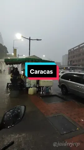 Día lluvioso. Entrando a Caracas 🇻🇪 🛣️🌧️ rumbo a Altamira. comparte y dale me gusta 👍#caucaguita #estadomiranda #caracas #venezuela🇻🇪 #motorizadosdevenezuela #autopista #motos #rk200 #autopistagrancaciqueguaicaipuro #autopistafranciscofajardo #altamira #viral 