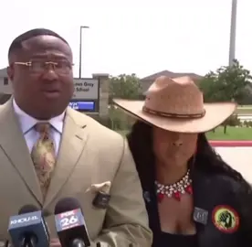 Quanell X called out a former Houston elementary school teacher who was fired after videos of her filming pornographic material on school campus during school hours were turned over to the district. #QuanellX #Houston #Drake #kendrick #Trump 