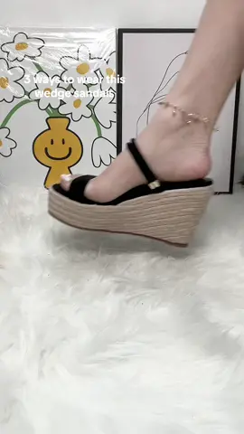 What’s your favorite way to wear sandals 🤭#viral #trendy #tiktokmademebuyit #sandal #summershoes #sandals #summersandals #fypp #Tiktokshopsummersale 