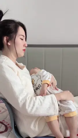 Ghế hỗ trợ lưng điều chỉnh tư thế ngồi công thái học