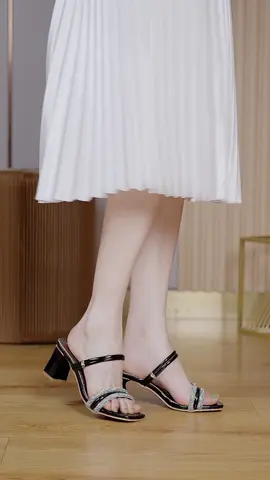 VDEN Square Toe Rhinestone Mid Heel Sandals 3.2INCH/8.2CM 12131-8 Women's Casual Block Heel Sandals Rhinestone Design#vdenshoes #VDEN #OOTD 