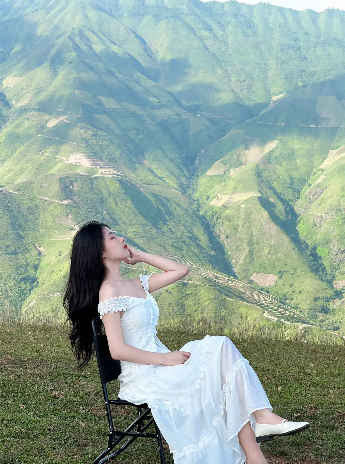 Ở đây núi non hùng vĩ #taxua #checkinvietnam #dulichvietnam #dulich #travel #thaonguyentaxua #songlungkhunglong #momcaheo #caycodontaxua #ngoquynhrv #xuhuong #diadiemsongao #dulichtiktok #outfit 