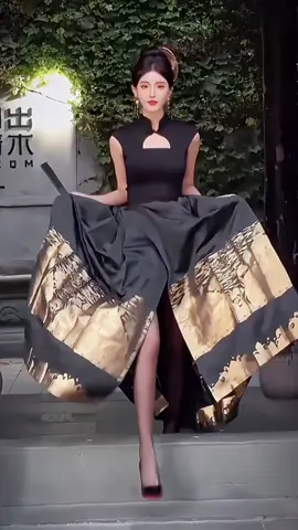 Cơ thể là của mình, nhất định phải nâng new 🎀🎀 #maomaostyle #mãdiện #váymãdiện #mãdiệndạophố #mãdiệnnu #hanfu #cotrang #hánphục #OOTD #outfit #phoidoxinh #thoitrang #xuhuong 