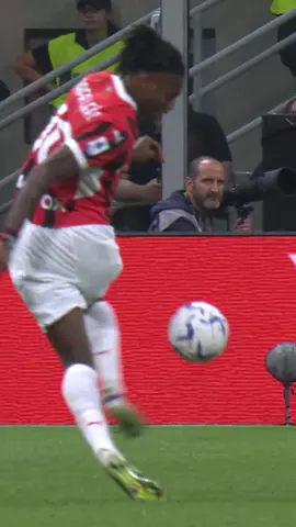 #leao 🧲❤️🖤 #acmilan #tiktokcalcio #tiktokfootball #seriea #sempremilan 