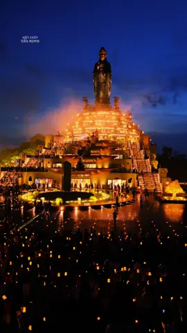 Lễ Dâng Đăng thiêng liêng được tổ chức thứ 7 hàng tuần trên Đỉnh Núi Bà Đen 🪷 #motchuttayninh 
