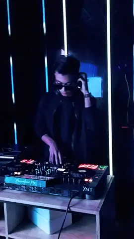 #China remix #The B.3#vinahouse #dj#hiခန်း #item #ရောက်ချင်တဲ့နေရာရောက်ကွာ😍🤗🤗😅😅 #ပြည်တွင်းဖြစ်fyp🙄 