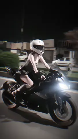 Em yêu anh không phải vì bất cứ lý do gì !! 🥹#R15v3 #girlbiker #xuhuongtiktok #kim #shoeix15 