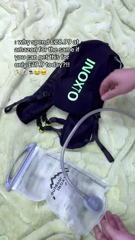 hydration bladder for 1.5L!!! literally a NEED for outdoor and so convenient!!! #runningbag #longdistancerunner #hikingbackpack #outdoor #hydrationbladder #tiktokmademebuyit #GymTok 