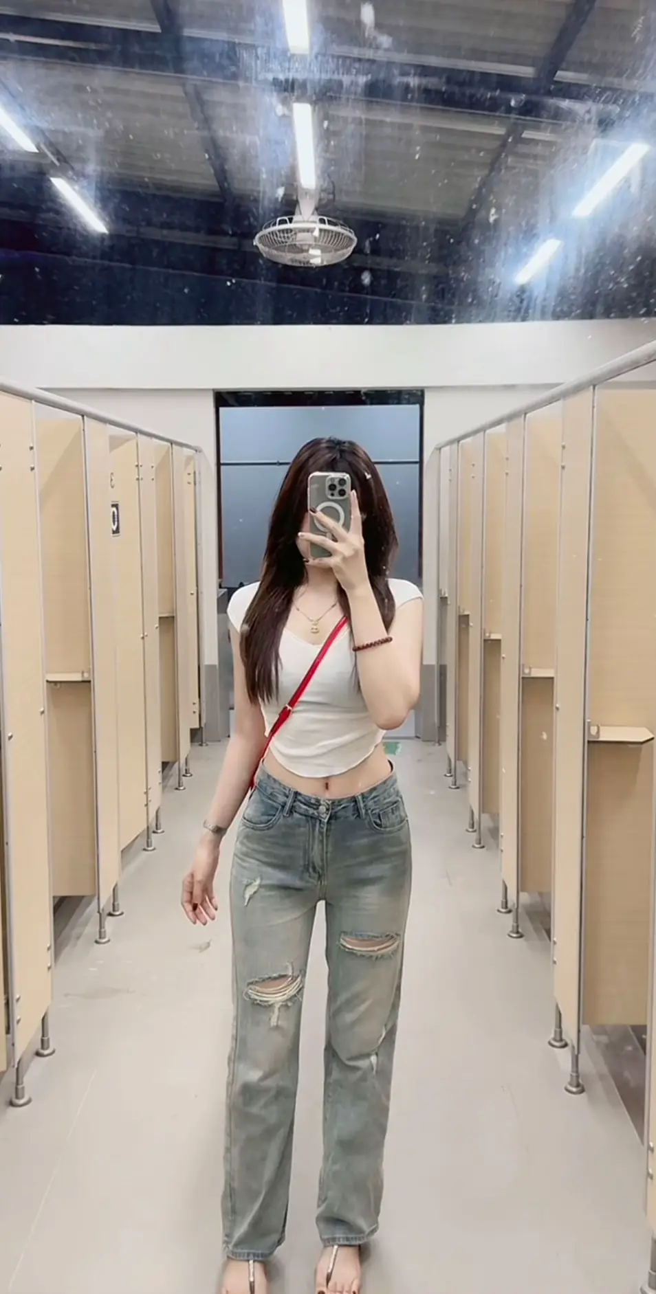 #แต่งตัว #พิกัดเสื้อผ้า #กางเกงยีนส์ทรงกระบอก #ฟีด 