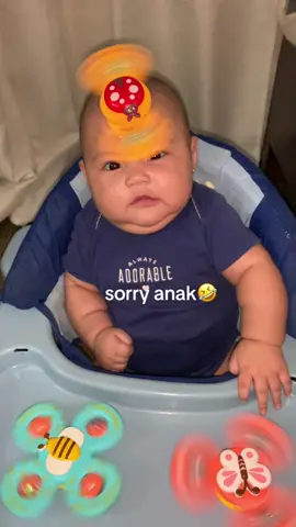HAHAHAHHAHA BILI NA KAYO🤣🤣#fyp #spinningtoy #suctionspinner #rattletoys #MomsofTikTok #firsttimemom #babytiktok #funnyvideos 