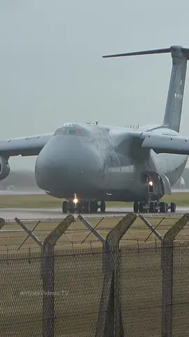 Giant USAF C-5M Super Galaxy departs a damp RAF Lakenheath REG 85-0003 ‘Fat Albert’ #c5m #usaf #foryou #pilot #raflakenheath #takeoff #military 