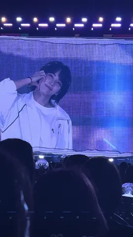 Ảnh gần 30 rồi mà ảnh còn đáng yêu cỡ đó☺️#jeonghan #svtjeonghan #seventeenfollowagain #セブチnissanスタジアム 🩷🩷