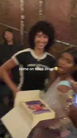 crying 😭😭 #towabird #towa #towastrap #towabirdconcert #towabirdlive #wlw 