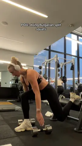 Ive been in the fitness space for years & i still learn something new everyday!!! #splitsquat #bulgariansplitsquat #bss #workout #legday #strengthtraining #workingout #gym #GymTok 